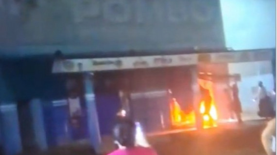 Populares registram incêndio em um supermercado no Setor Barros em Araguaína. 