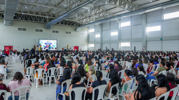 Profissionais da educação municipal durante abertura do 1° Ciclo Formativo 2026 do Alfabetiza Mais Tocantins, no Centro de Convenções José Pereira Neto