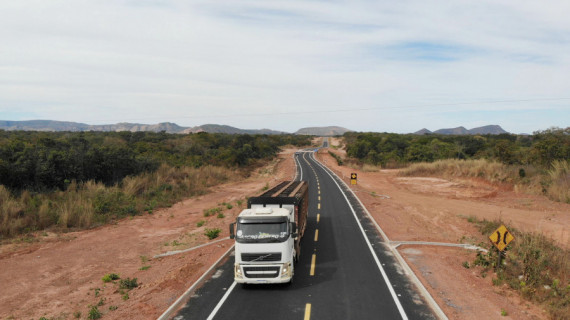 Com investimento superior a R$ 68,3 milhões, obra executada pelo Governo do Tocantins fortalece a infraestrutura viária, amplia a mobilidade e impulsiona o desenvolvimento regional, beneficiando a população em geral