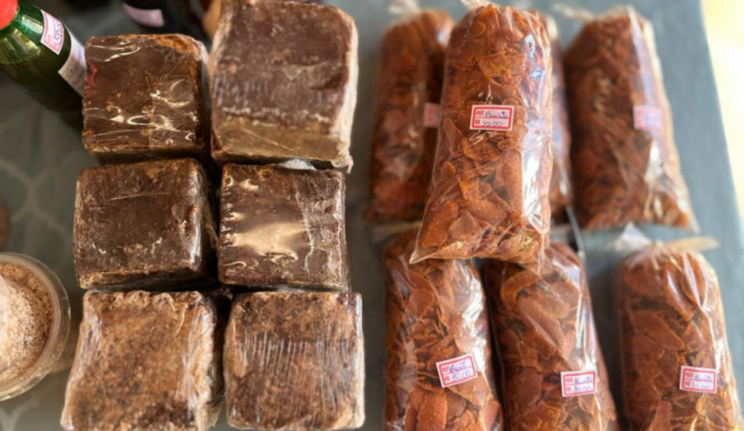 Produção artesanal da rapadura: tradição que une gerações no Quilombo do Prata, no Jalapão.