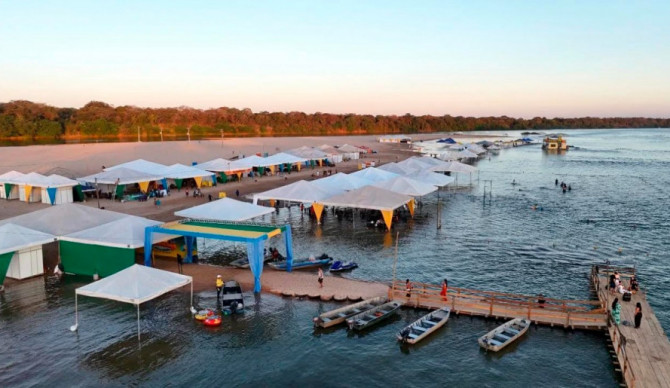 Especialistas reforçam cuidados com a exposição ao sol, hidratação e prevenção de doenças durante a temporada de praias no Tocantins.
