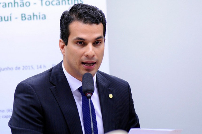 Candidato ao governo pelo PSD, Irajá. 