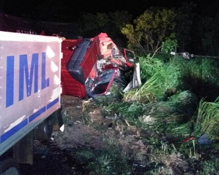 IML esteve no local para recolher o corpo. Foto: Divulgação/Bombeiros