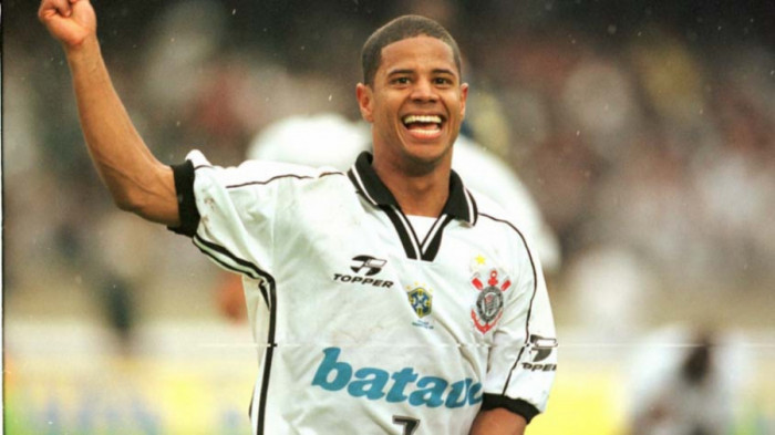 Em 1994, Marcelinho chegou ao Corinthians e logo se tornou peça-chave para grandes conquistas do clube alvinegro