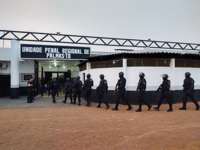Mandados de prisão preventiva foram cumpridos em endereços particulares e em cinco unidades prisionais.