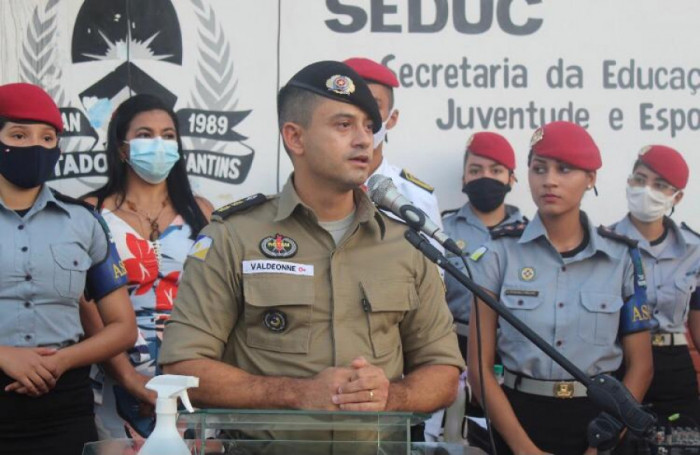 Comandante do 2ºBPM, Tenente CoroneL Valdeone Dias da Silva dá boas vindas aos alunos.