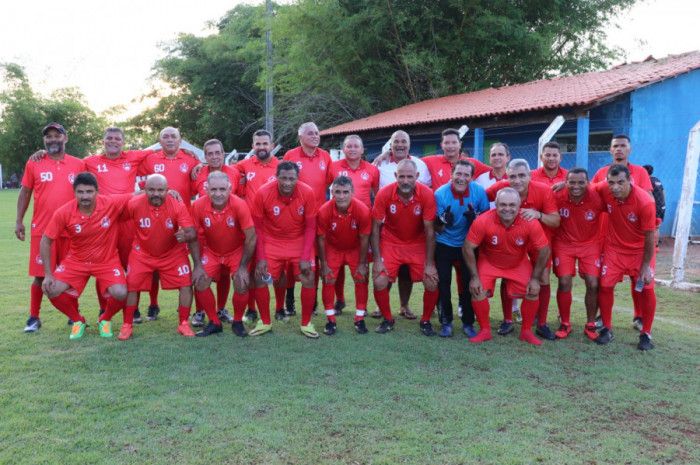 Grupo com parte dos ex-atletas mais experientes do antigo Wanderlândia Esporte Clube. Foto: Emílio Lopes