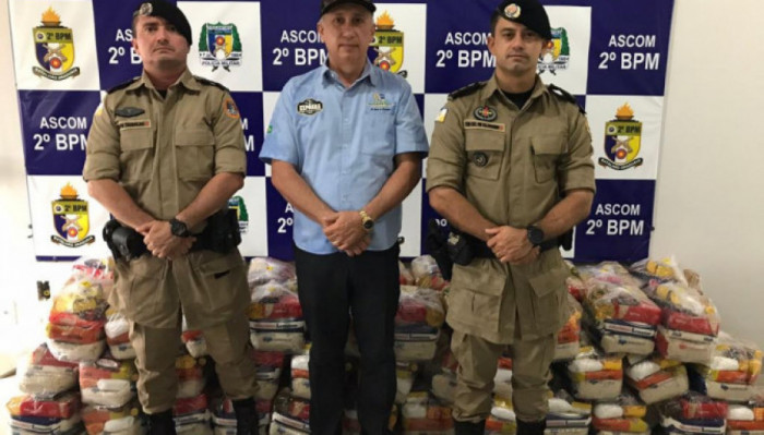 2º BPM e Sindicato Rural desenvolvem ação solidária com arrecadação de alimentos e outros donativos e atende diversas famílias.