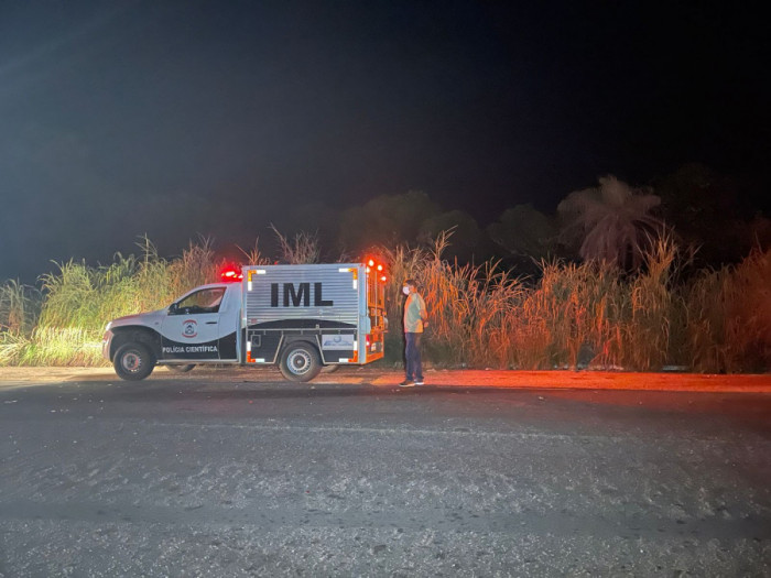 O IML esteve no local para recolher o corpo da vítima. Foto: AN