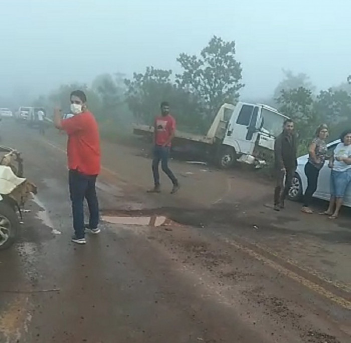 Grave colisão frontal deixou cinco mortos. Foto Divulgação