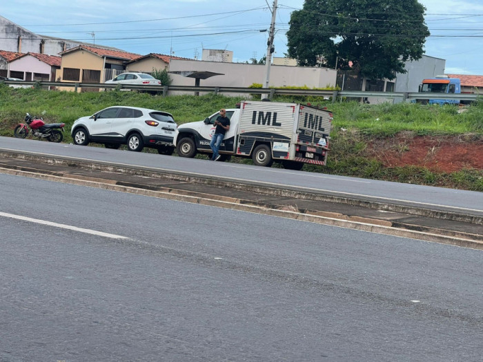 IML este no local para recolher os corpos das vítimas. Foto: AN