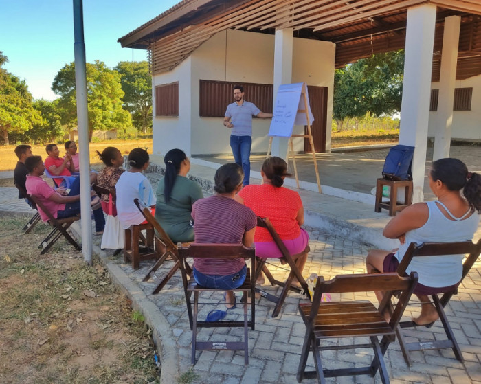 Treinamento oferecido á comunidade local 
