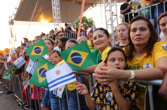 Desfile reuniu uma multidão no entorno da Praça dos Girassóis. Foto: Hênio José/Gov. TO