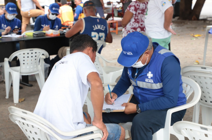 No local, profissionais da saúde realizaram diversos serviços como a verificação de pressão, exame de glicose, curativos e encaminhamentos. Foto: Marcos Sandes/Ascom