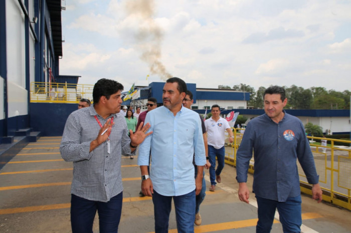 Governador Wanderlei Barbosa em visita a frigorífico em Araguaína 