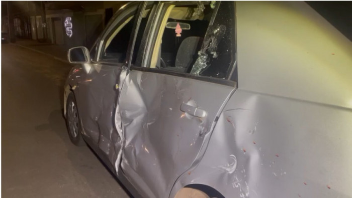 Carro foi atingido na lateral esquerda. Foto: AN