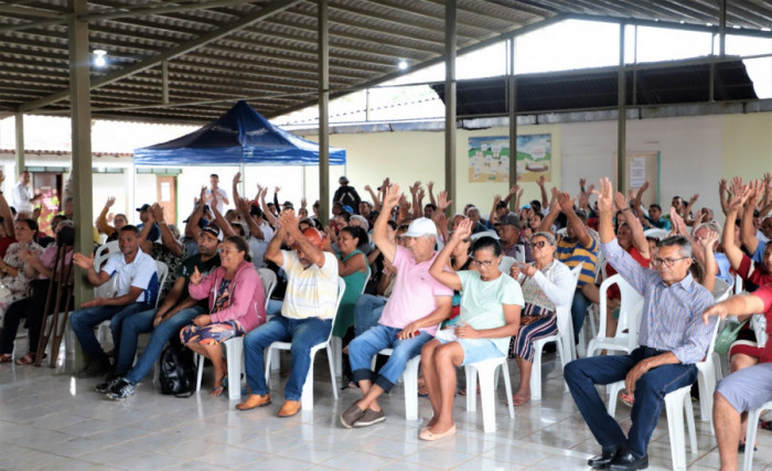 Mais de 125 feirantes estiveram em reunião com o prefeito para debater sobre o projeto. Foto: Marcos Sandes