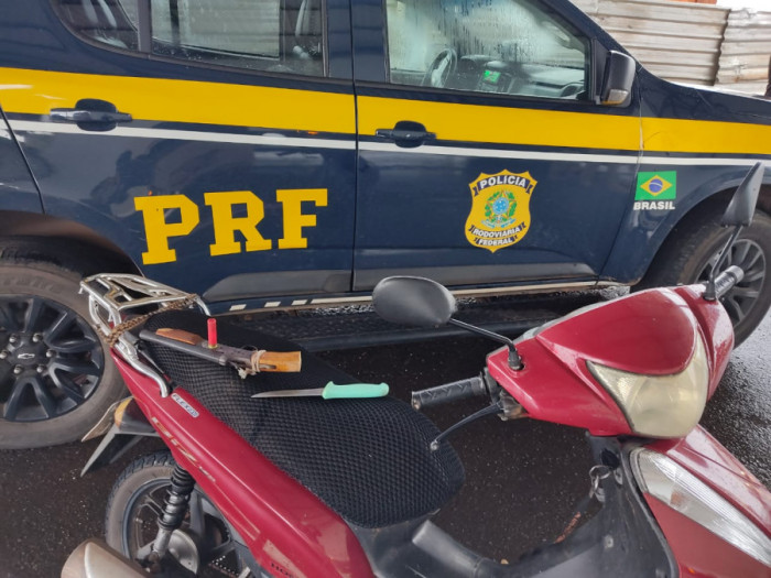 Prf Prende Homem Por Porte Ilegal De Arma De Fogo E Recupera Moto Roubada