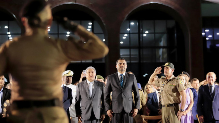 Governador Wanderlei Barbosa durante formatura de 958 policiais militares do Tocantins.