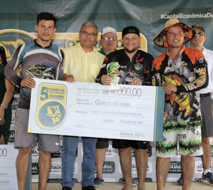 A equipe Os Calácios obteve o primeiro lugar na categoria Peixe de Couro e também pescou o maior exemplar do 5º Torneio de Pesca Esportiva. Foto: Marcos Sandes/Secom Araguaína