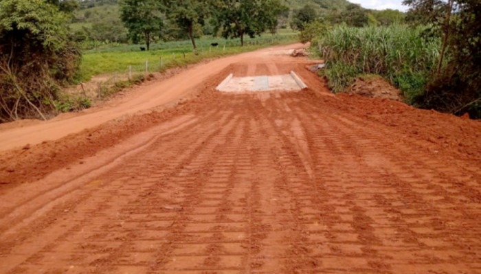 Ponte sobre o córrego Baixão dos Porcos ficou pronta na TO-457, Monte do Carmo ao município de Ponte Alta do Tocantins.