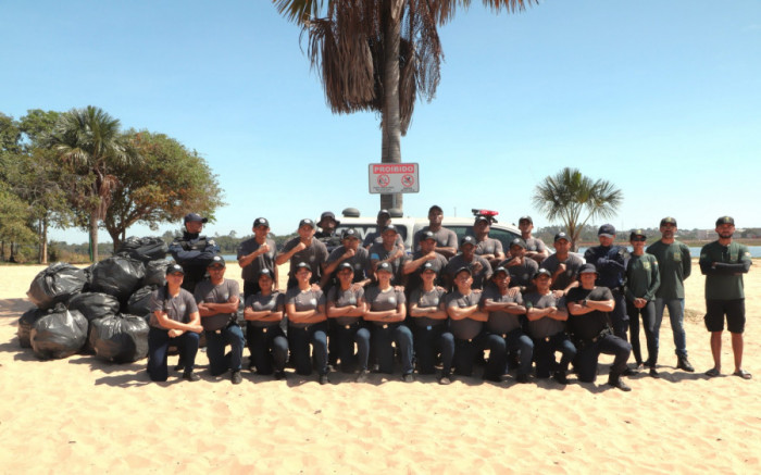 Alunos do 2° Curso de Formação da GMA participaram de uma aula de campo dedicada à legislação ambiental e coleta de resíduos no Lago Azul.