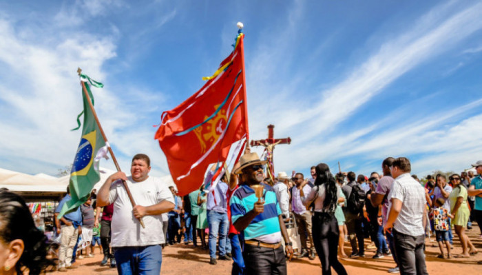 O festejo possui mais de 200 anos de tradição, reunindo milhares de pessoas na maior peregrinação religiosa do Tocantins.
