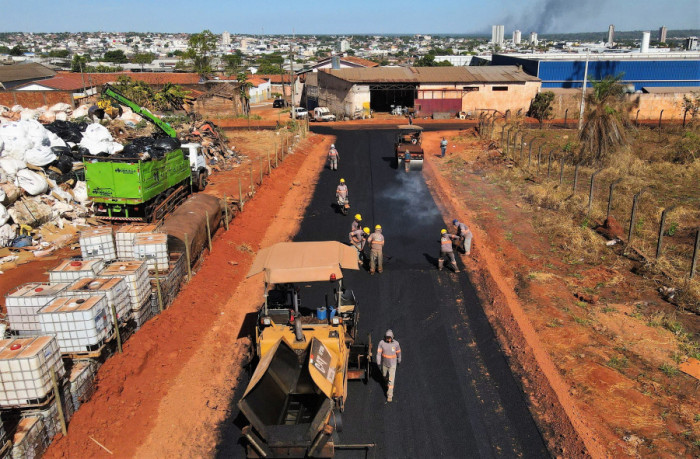 O Setor Sonhos Dourados está recebendo obras de drenagem e nova pavimentação também com recursos do então deputado Tiago Dimas