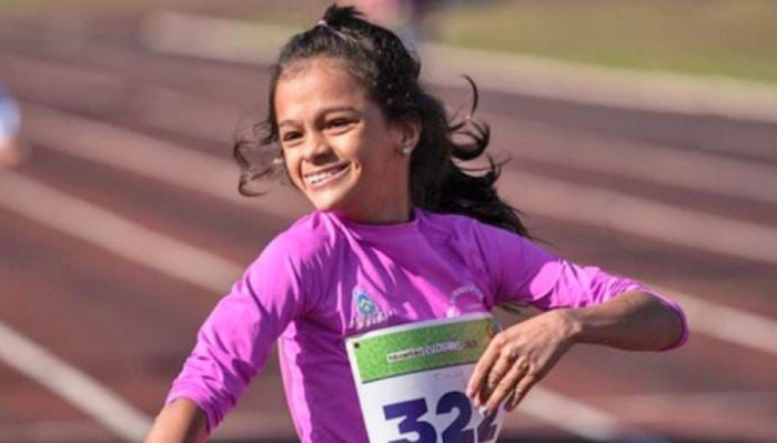 Evelyn Vitória Ribeiro foi ouro no lançamento de pelota (F35) e superou a própria marca com 16'18.
