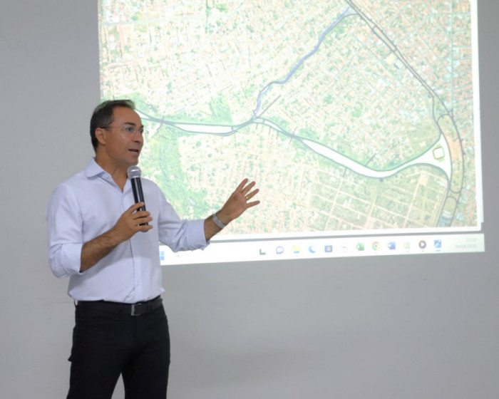 Além de melhorar o fluxo de veículos, ligando a cidade inteira por meio de vias largas e sinalizadas, nós levamos desenvolvimento econômico para os bairros, disse Wagner