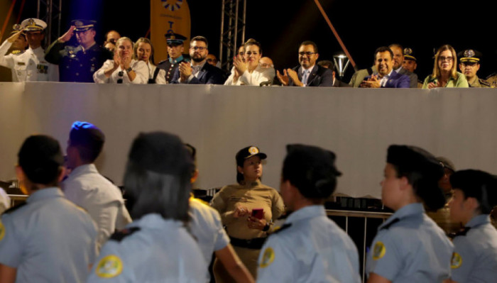 Com a presença do governador Wanderlei Barbosa, a celebração contou com o desfile de três mil pessoas na Avenida LO-01, sentido leste-oeste, em Palmas.