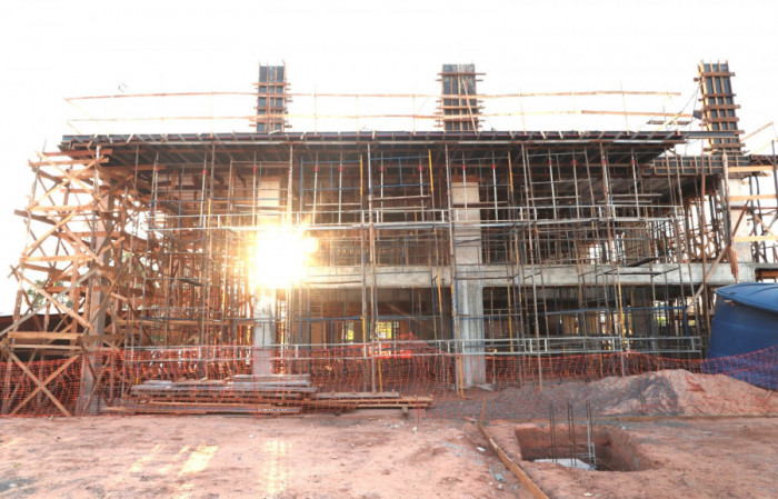 A obra do Hotel Ibis movimentará um investimento de cerca de R$ 35 milhões, gerando 150 empregos direto.