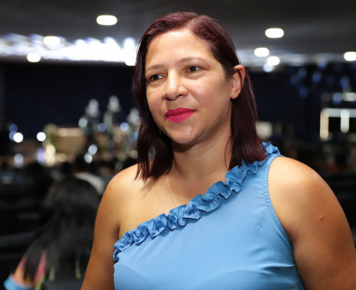 Mãe de três filhos, Gilcilene Martins já atuou como vendedora em lojas e, em 2012, escolheu dedicar-se exclusivamente à consultoria de beleza.