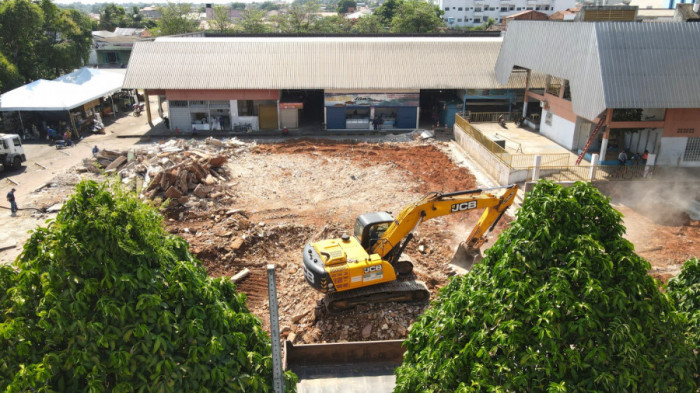 A nova estrutura de um dos pavilhões do Mercado Municipal, que deverá ficar pronta dentro de um ano.