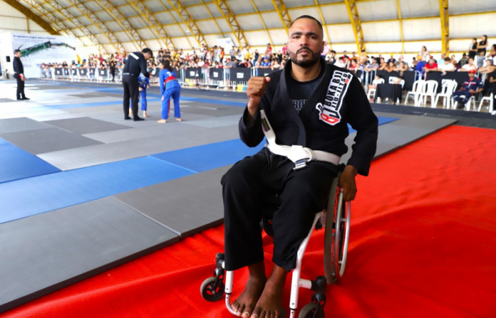 O atleta Geverson Dantas Felix, de 34 anos, treina há um ano e três meses e, de lá para cá, sua vida mudou completamente