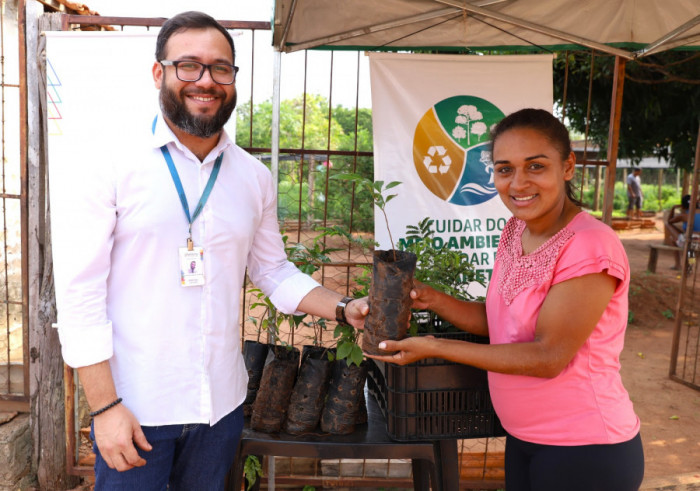 Na última semana, técnicos do município foram até a Horta e doou aos clientes e moradores do bairro 35 mudas de ingá, tamarindo, ata e ipês.