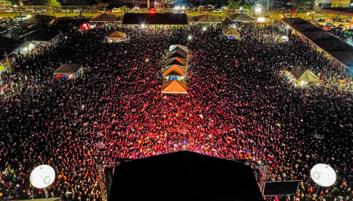 Último dia das festividades contou com apresentações de Manu Bahtidão