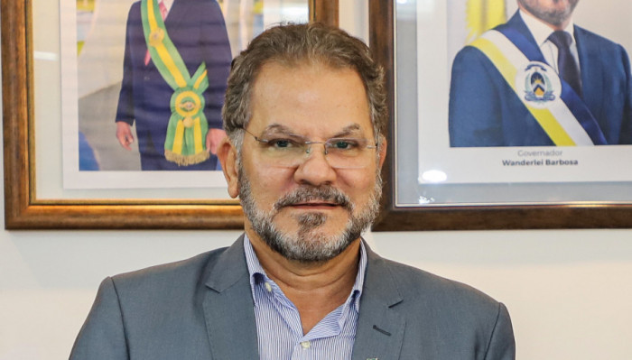 Secretário-Chefe, Deocleciano Gomes.