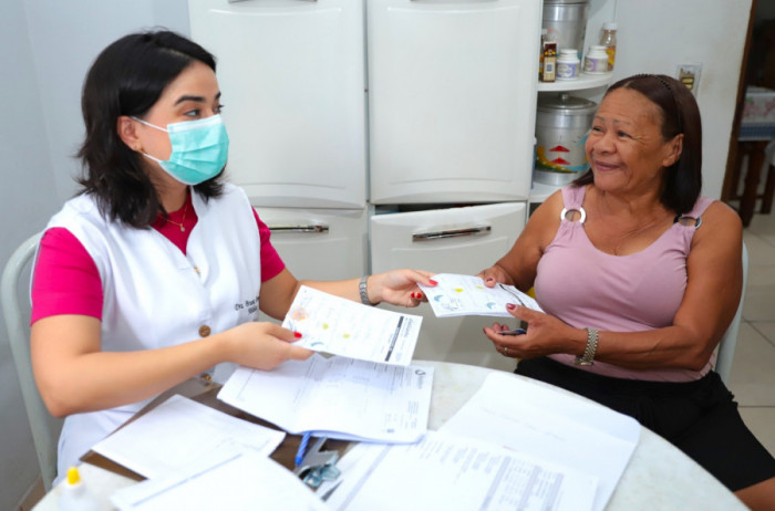  “Essa técnica da medicina humanizada permite que os pacientes se tornem mais autônomos, colaborem com o avanço do tratamento, tomando a medicação correta, e evita os efeitos colaterais de uma superdosagem”, explicou a médica Bruna Bringel.