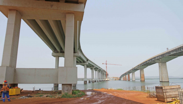 Obra de construção da ponte de concreto que substituirá a velha ponte deteriorada evolui de forma acelerada, sobre o rio Tocantins, na rodovia TO-255, no município de Porto Nacional.