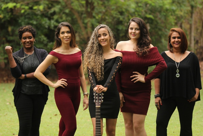 Cantoras se reúnem para homenagear o Dia Internacional da Mulher ::  Leiagora, Playagora