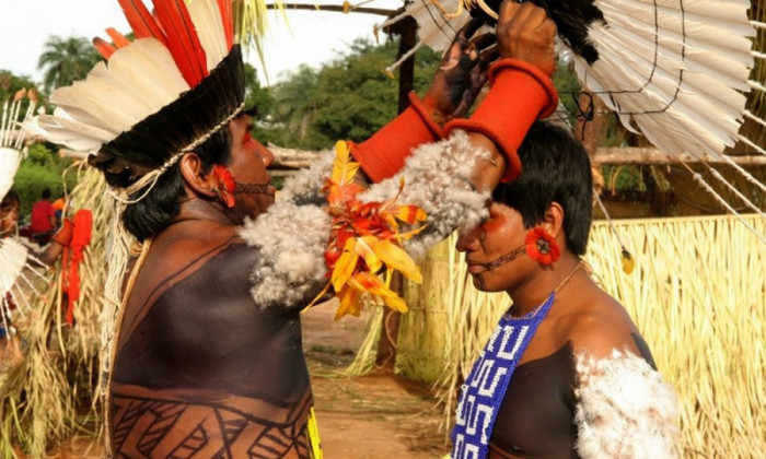 Indígenas da etnia Karajá, habitantes da Ilha do Bananal