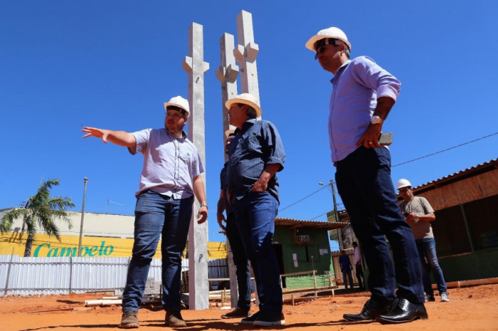 Prefeito Ronaldo Dimas visitou obras de construção da Nova Feirinha