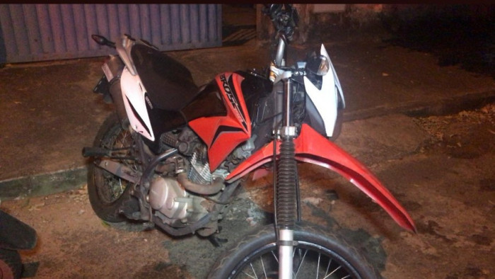 Segundo a vítima, a moto estava estacionada em frente sua casa. (Foto: AN)